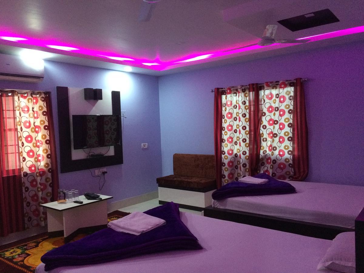 דאוגהאר Hotel Sharda Inn מראה חיצוני תמונה