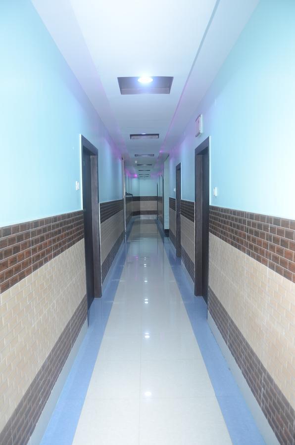 דאוגהאר Hotel Sharda Inn מראה חיצוני תמונה